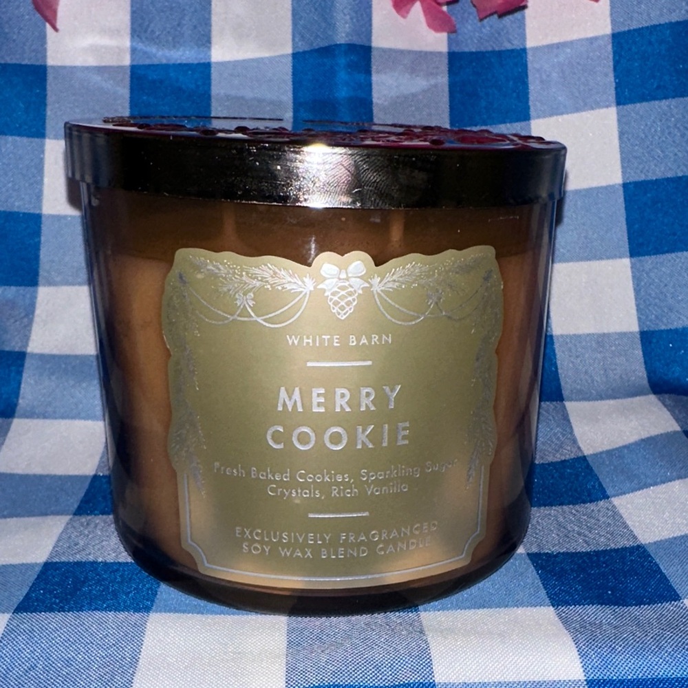 White Barn Merry Cookie Candle - Cream and Brown